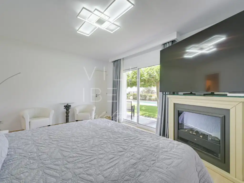 Habitación de Casa o chalet en venta en Castell d'Aro, Platja d'Aro i s'Agaró con Aire acondicionado, Calefacción y Jardín privado