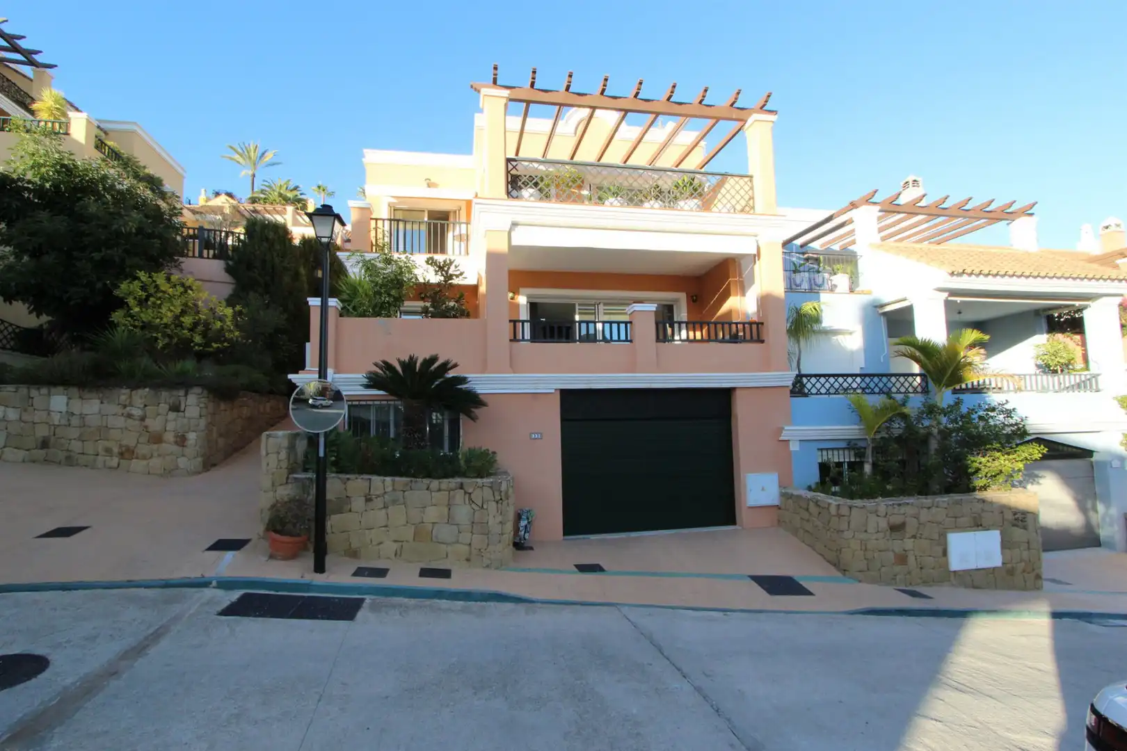 Casa a schiera con terrazza in vendita a Nueva Andalucía