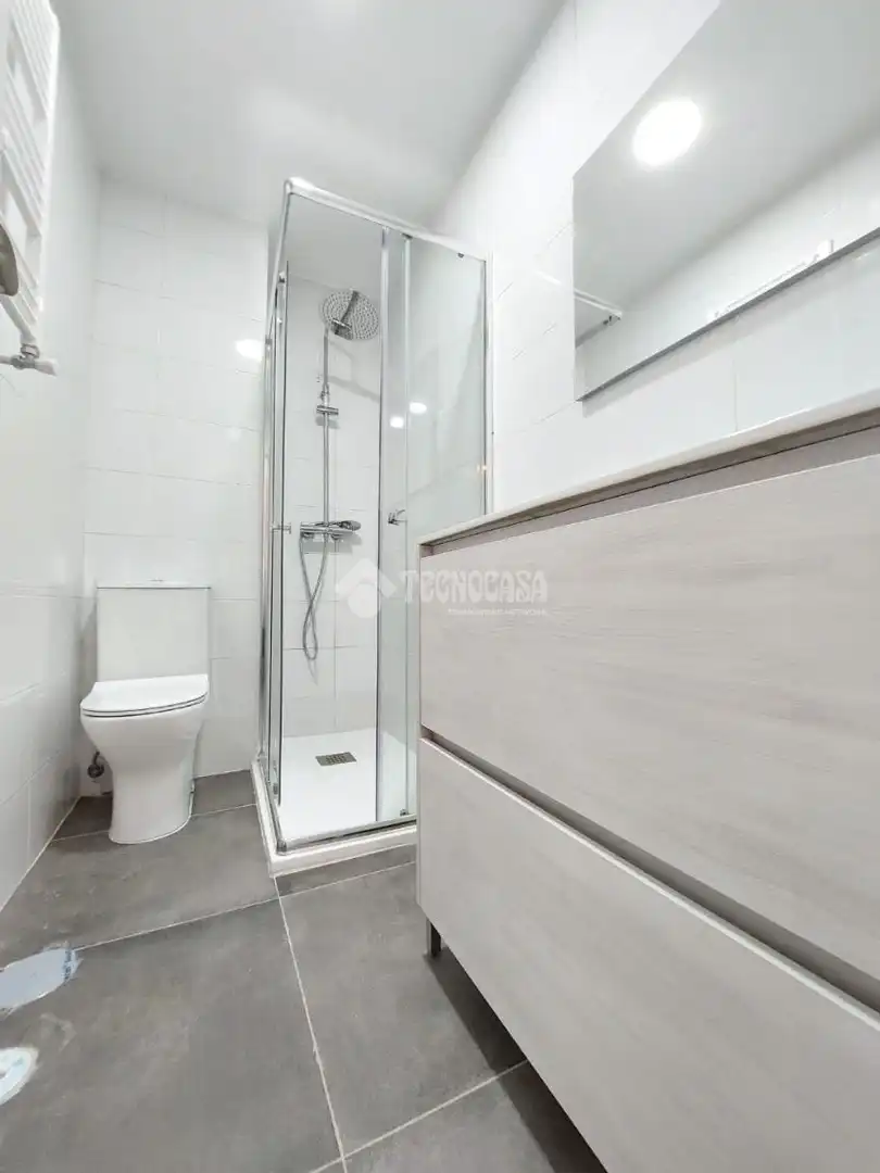 Badezimmer von Wohnung zur Miete in Getafe mit Heizung und Parkett