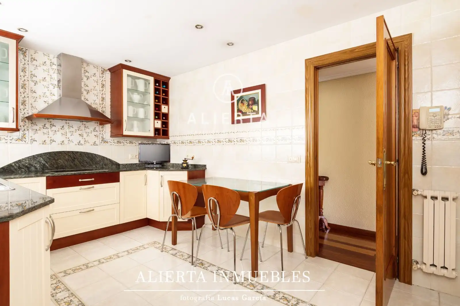 Kitchen of Flat for sale in Zaragoza  with Air Conditioner, Heating and Terrace
