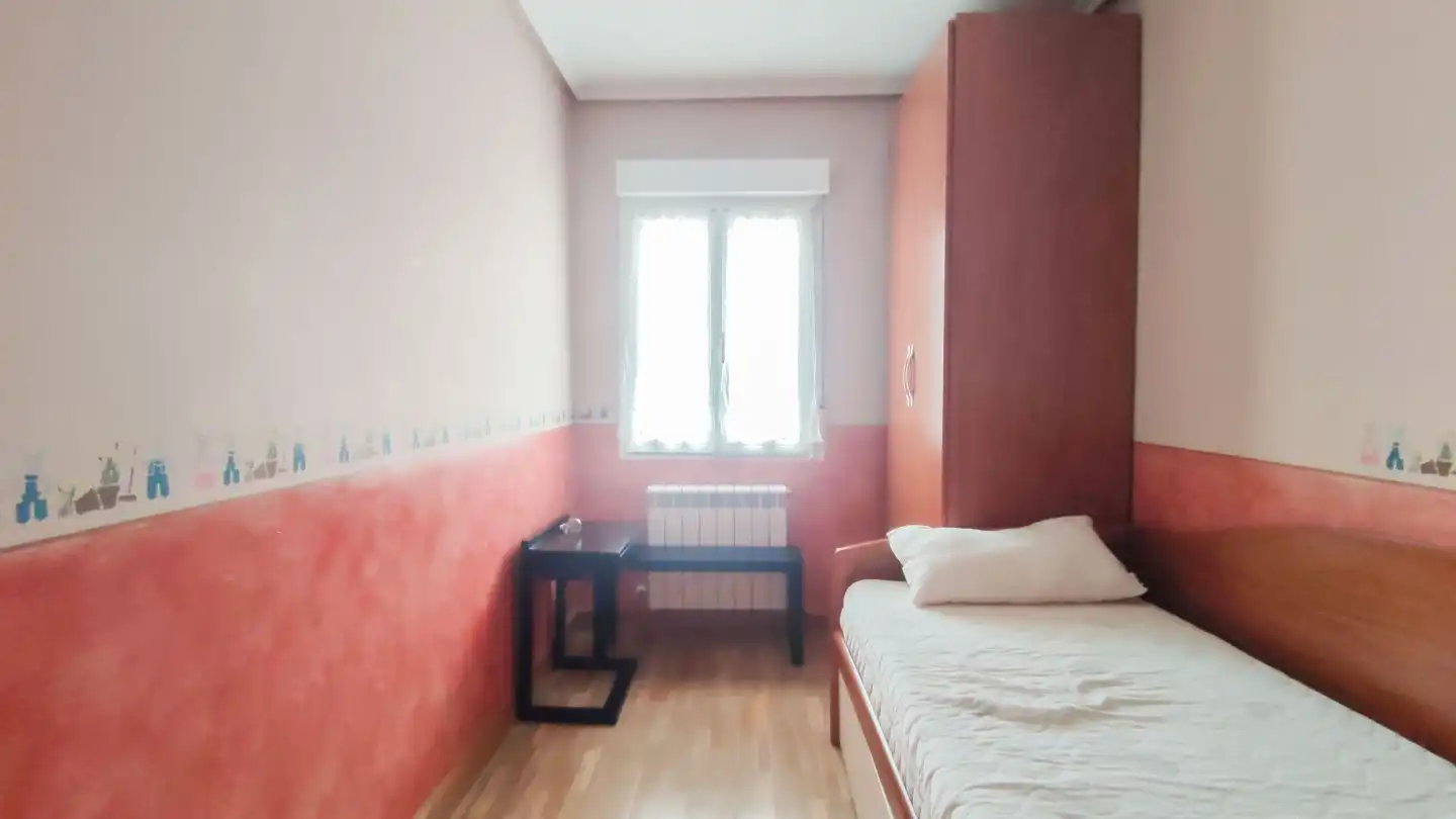 Dormitori de Apartament de lloguer en Donostia - San Sebastián  amb Calefacció i Balcó