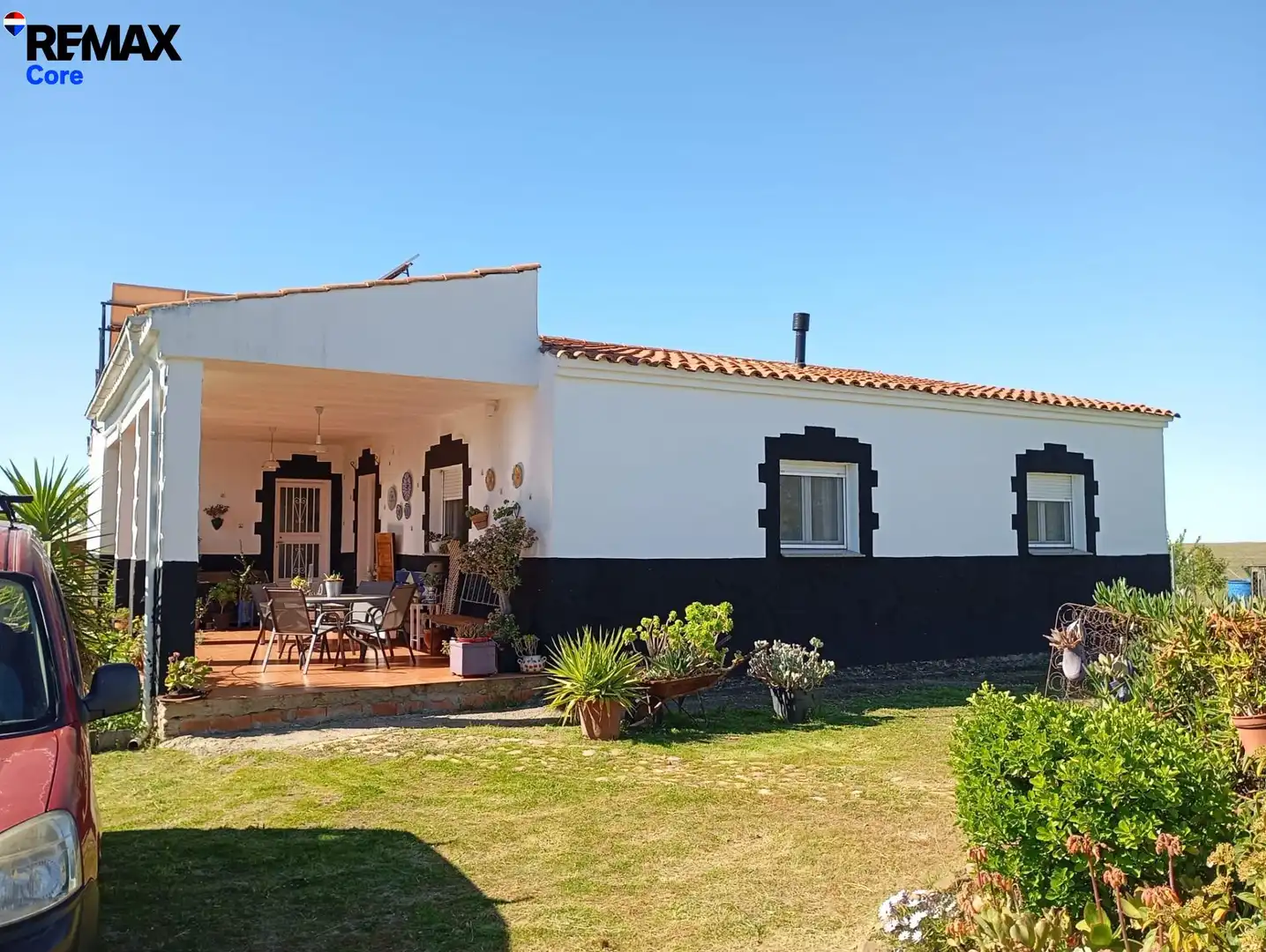 Vista exterior de Casa o xalet en venda en Cáceres amb Aire condicionat, Calefacció i Jardí privat
