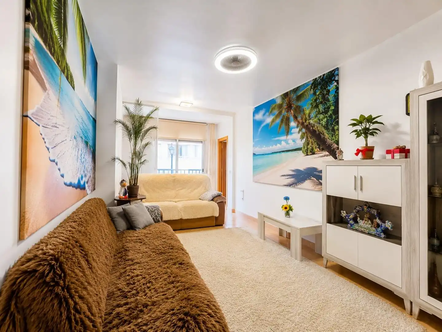 Sala d'estar de Pis en venda en Roquetas de Mar amb Moblat