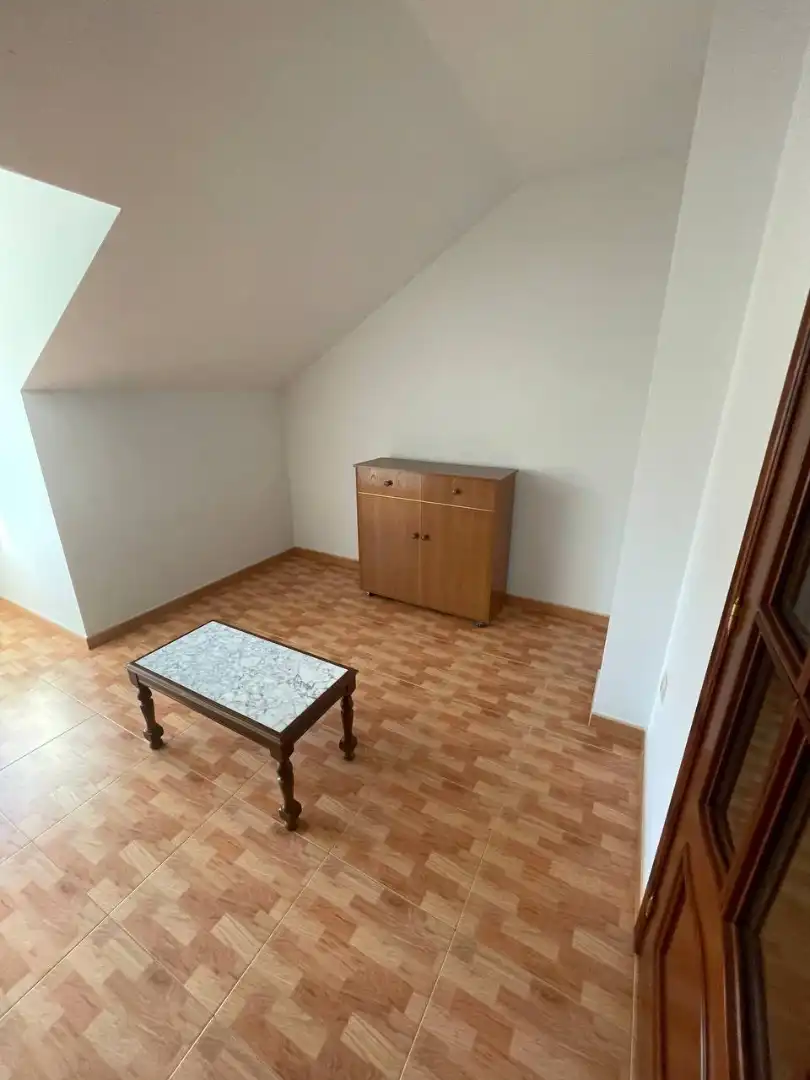 Habitación de Casa o chalet en venta en Culleredo con Calefacción, Jardín privado y Amueblado