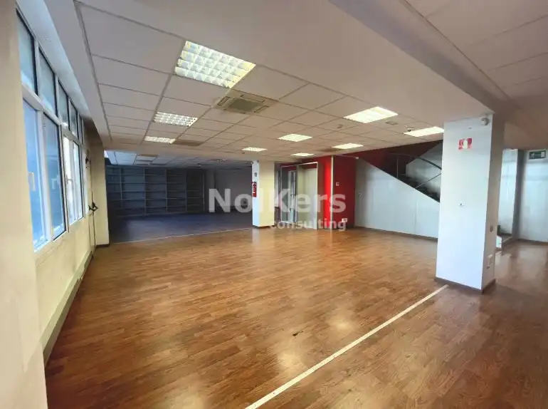 Office for sale in Barcelona  with Air Conditioner and Heating