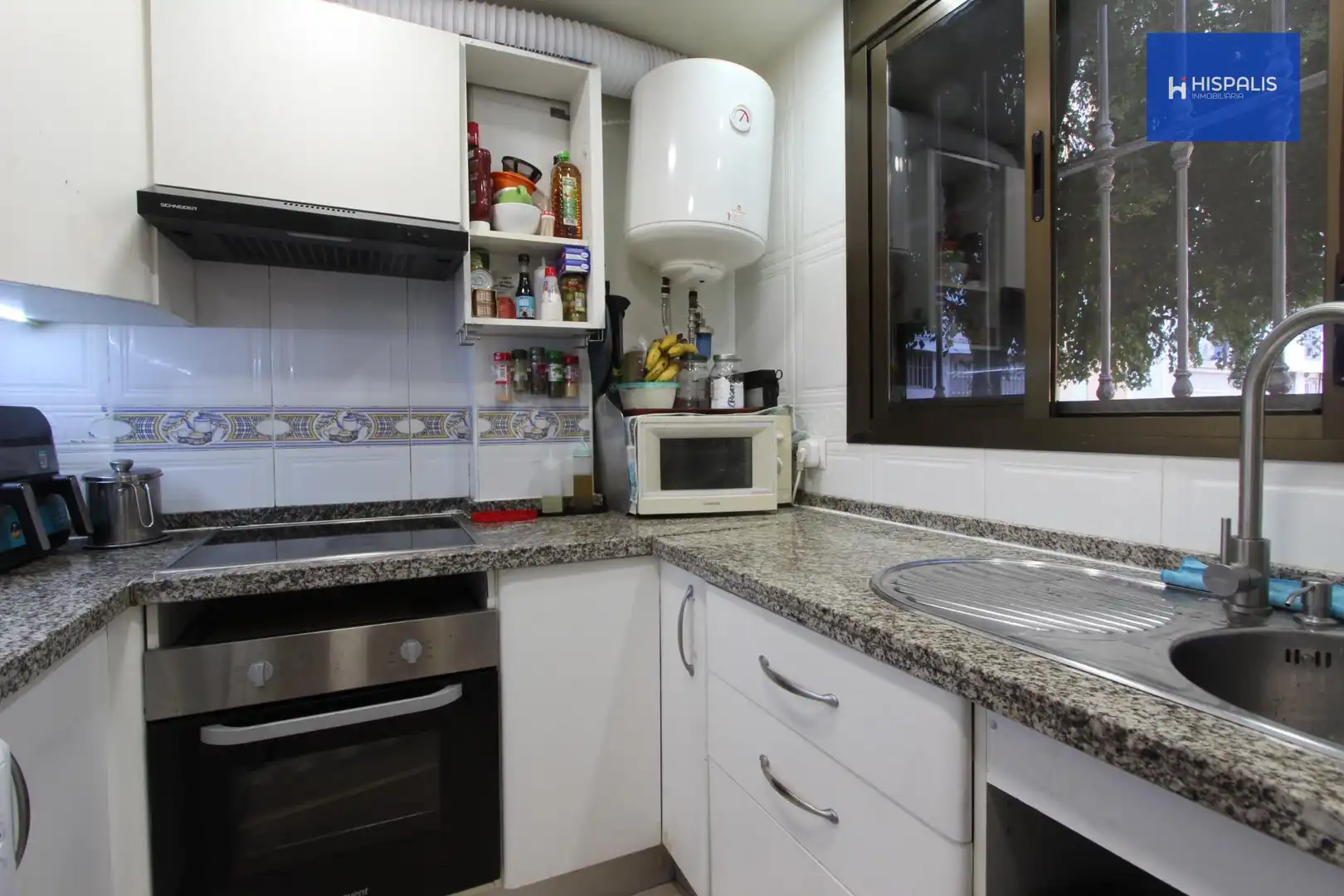Kitchen of Ground floor for sale in Sevilla  with Air Conditioner and Heating