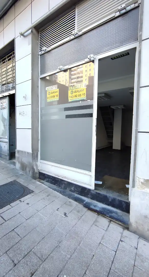 Locale commerciale in affitto a Juan Gisasola Kalea, imagen 5