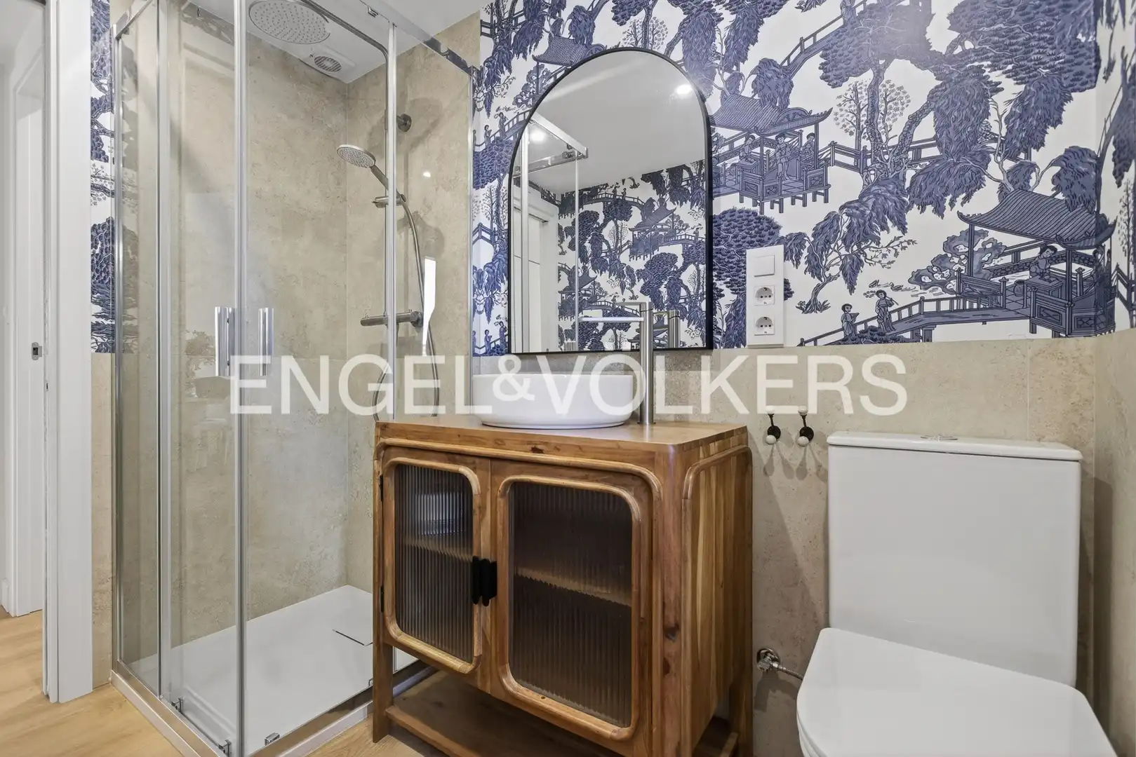 Bathroom of Flat for sale in Sevilla  with Heating, Parquet flooring and Terrace