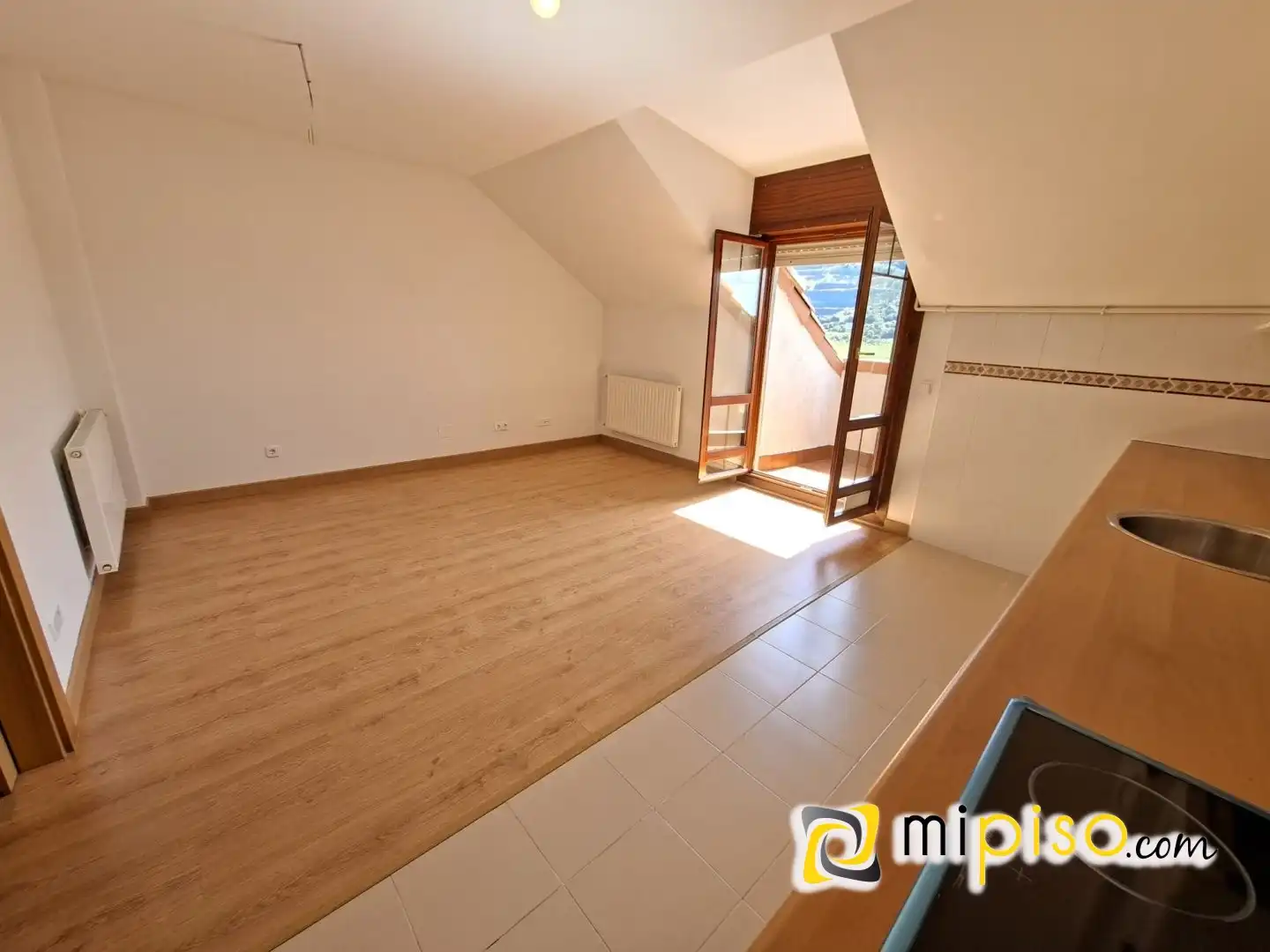 Sala d'estar de Pis en venda en Limpias amb Calefacció, Terrassa i Piscina