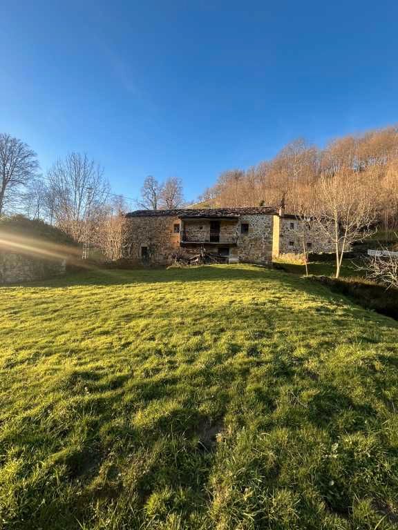 Vista exterior de Casa o xalet en venda en Selaya amb Jardí privat i Balcó