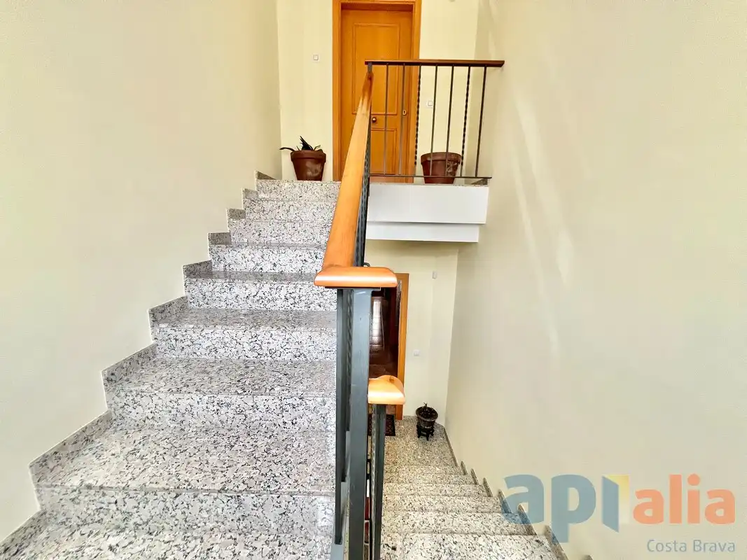 Einfamilien-Reihenhaus zum Verkauf in Palamós mit Klimaanlage, Heizung und Terrasse