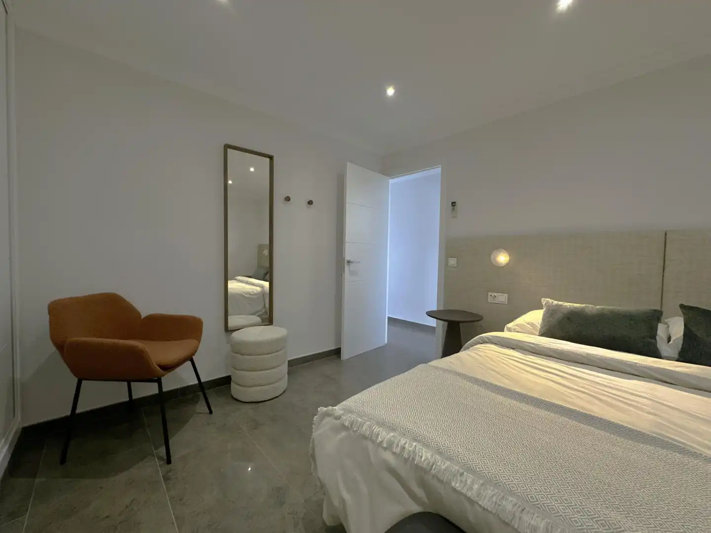 Bedroom of Flat for sale in Fuengirola