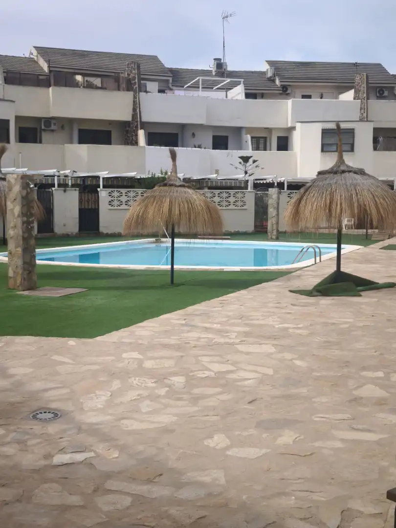 Piscina de Casa adosada en venta en Melilla con Aire acondicionado, Terraza y Trastero