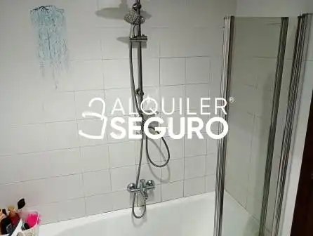 Bathroom of Flat for rent in Miranda de Ebro  with Heating and Furnished
