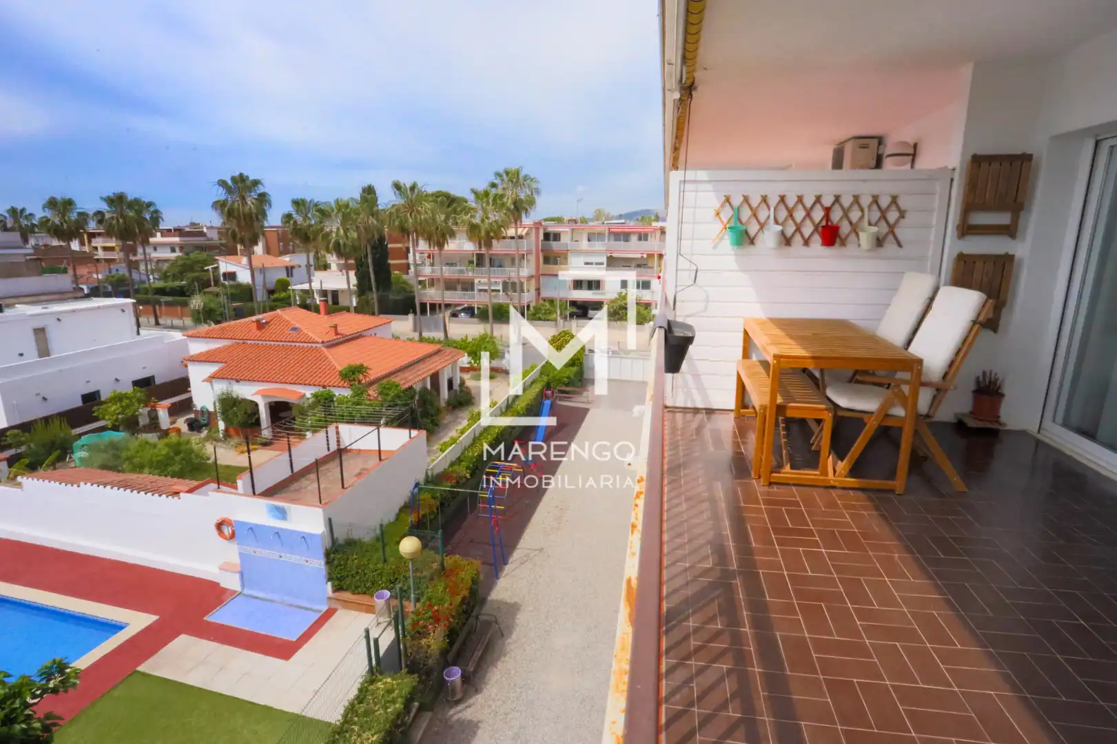 Vista exterior de Piso en venta en Castelldefels con Aire acondicionado, Calefacción y Parquet