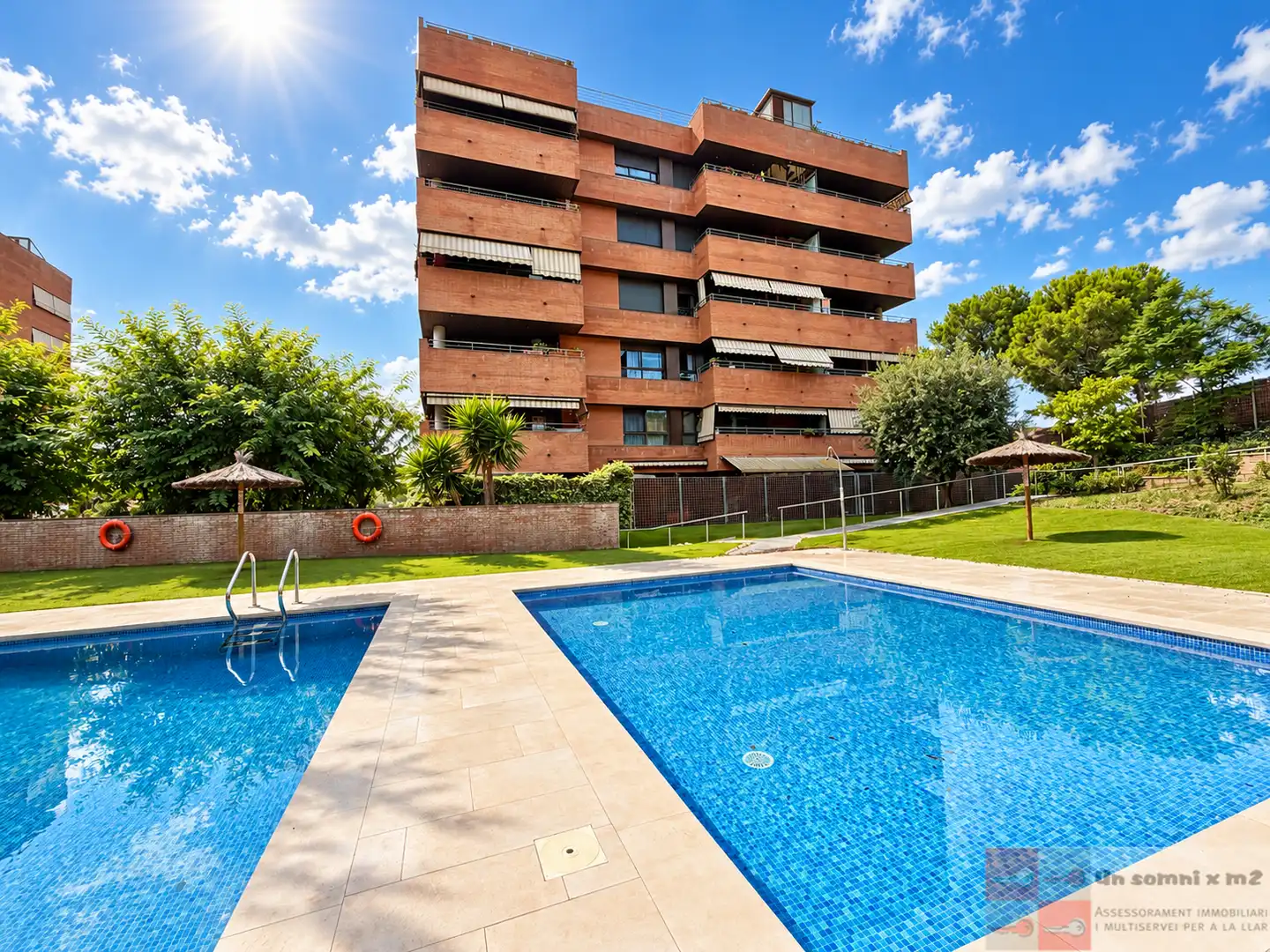 Piscina de Planta baixa en venda en Fontsanta - Fatjó