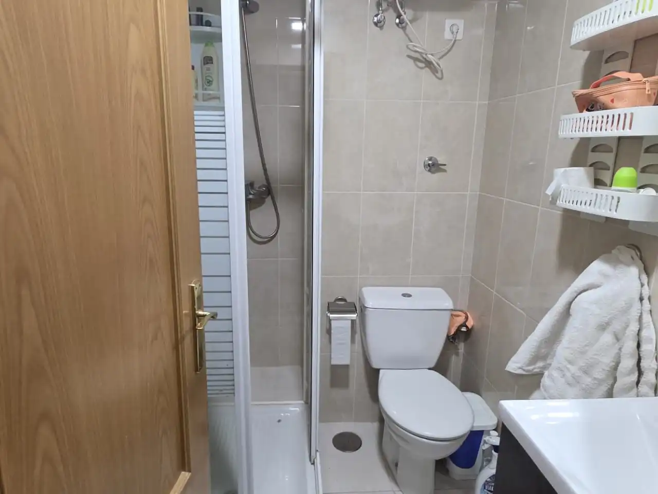 Bathroom of Study for sale in Torrevieja  with Air Conditioner, Heating and Furnished