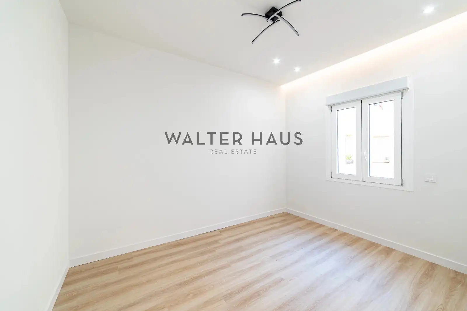 Flat for rent in Madrid  with Air Conditioner, Heating and Storage room