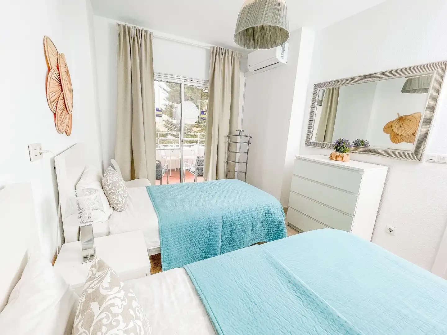 Habitación de Piso en venta en Fuengirola con Aire acondicionado