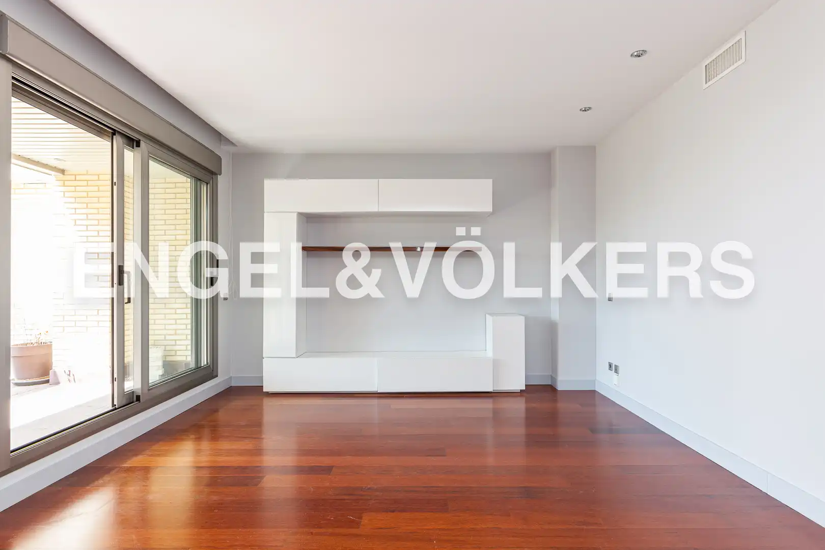 Sala de estar de Ático de alquiler en Pozuelo de Alarcón con Calefacción, Jardín privado y Terraza