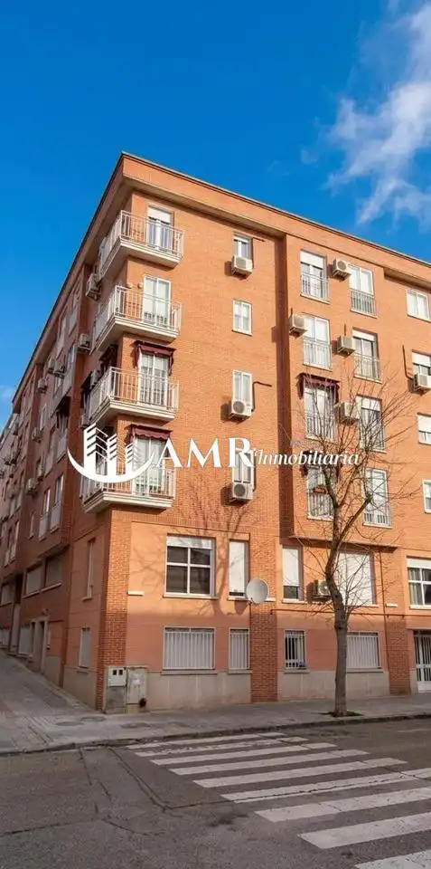 Vista exterior de Pis en venda en Valdemoro amb Calefacció i Internet