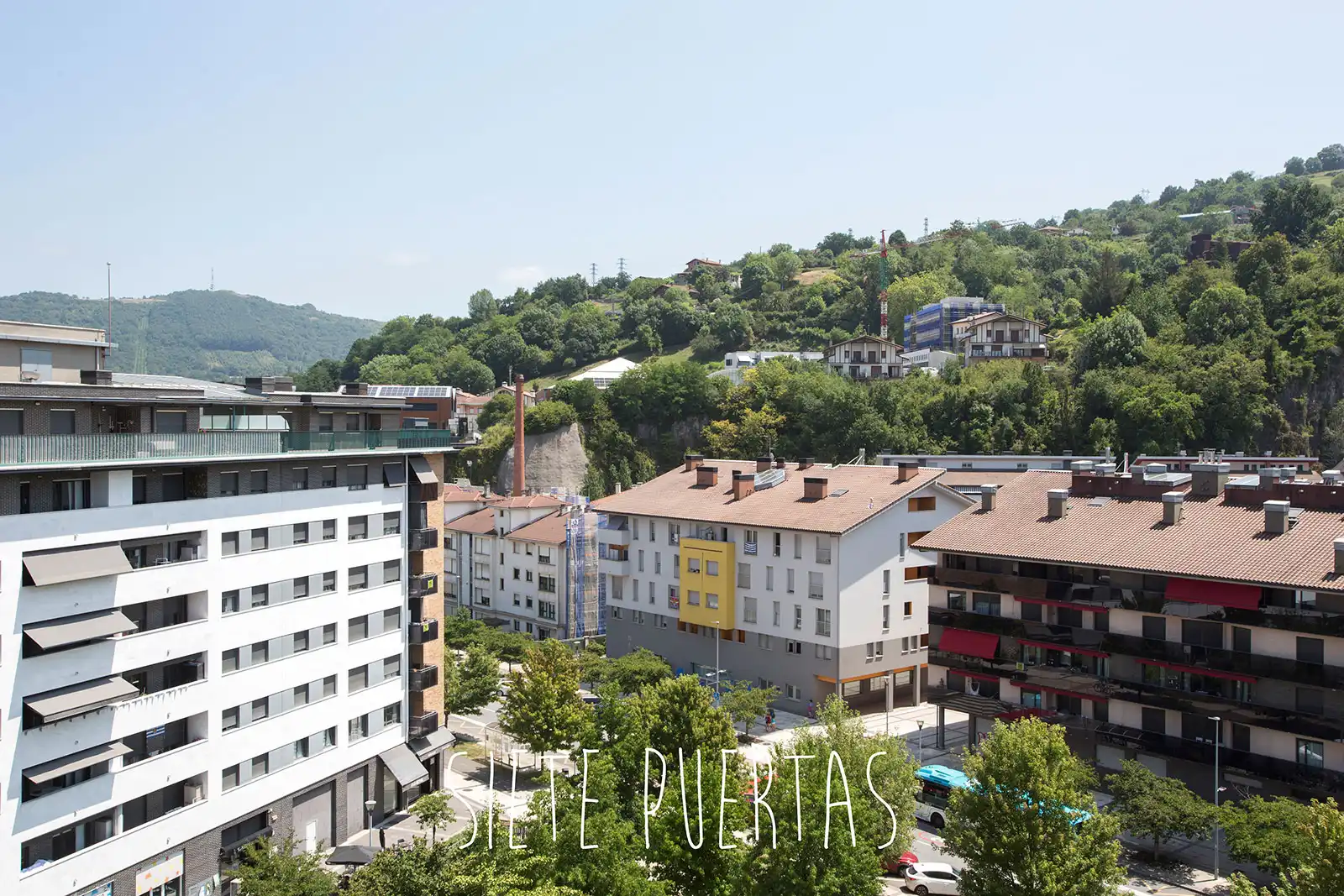 Vista exterior de Àtic en venda en Astigarraga amb Calefacció, Parquet i Terrassa
