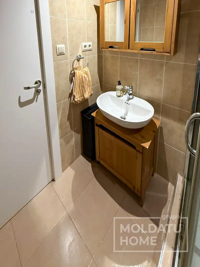 Bathroom of Houses for sale in Abanto y Ciérvana-Abanto Zierbena  with Heating, Private garden and Terrace