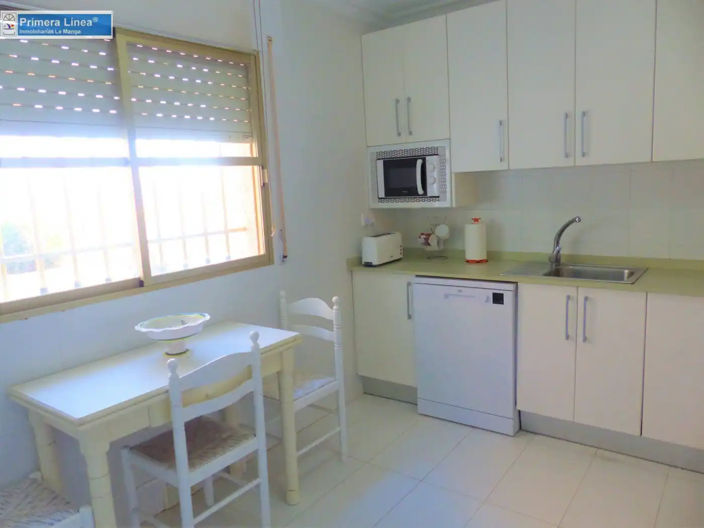 Cocina de Casa adosada en venta en La Manga del Mar Menor con Aire acondicionado, Terraza y Amueblado
