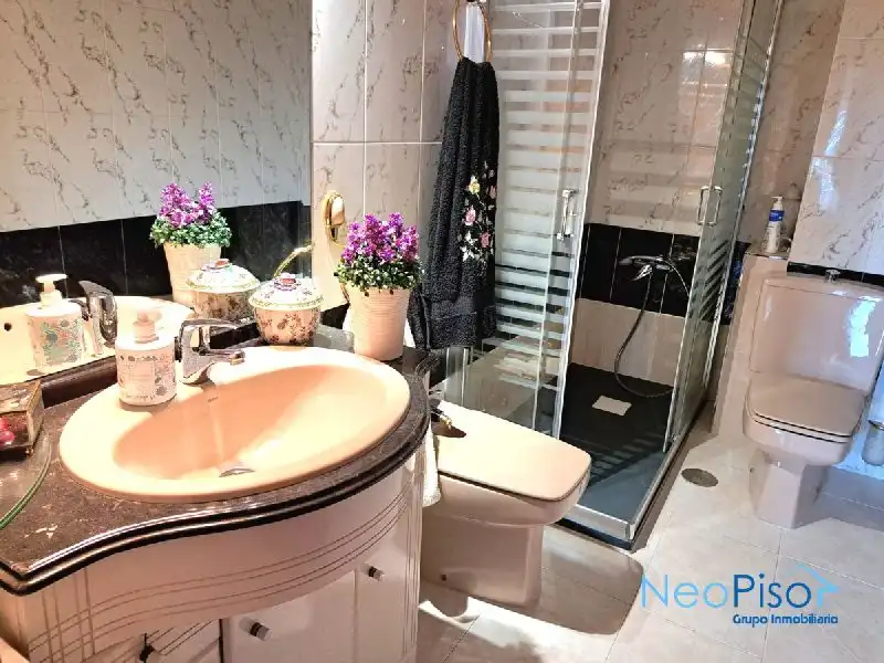Baño de Piso en venta en Alcorcón con Terraza