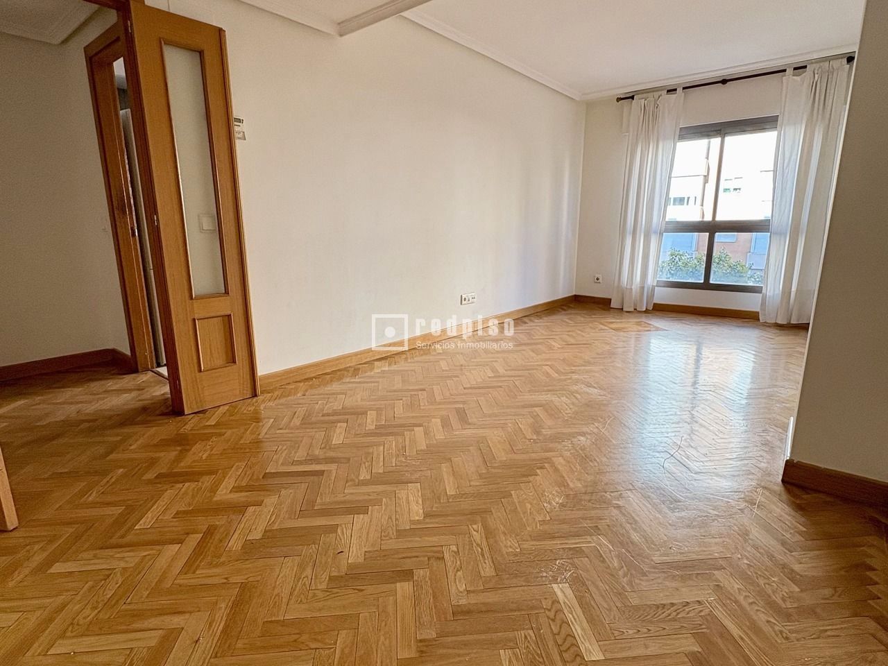 Dormitori de Apartament de lloguer en  Madrid Capital amb Aire condicionat, Calefacció i Parquet
