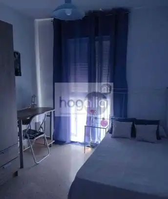 Bedroom of Flat for rent in Sevilla  with Air Conditioner, Furnished and Balcony