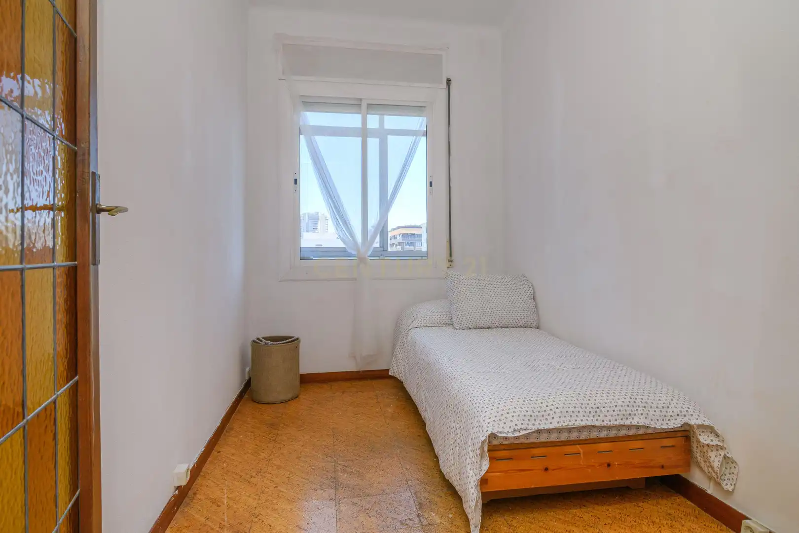 Schlafzimmer von Wohnung zum Verkauf in Barcelona mit Klimaanlage, Ofen und Mikrowelle