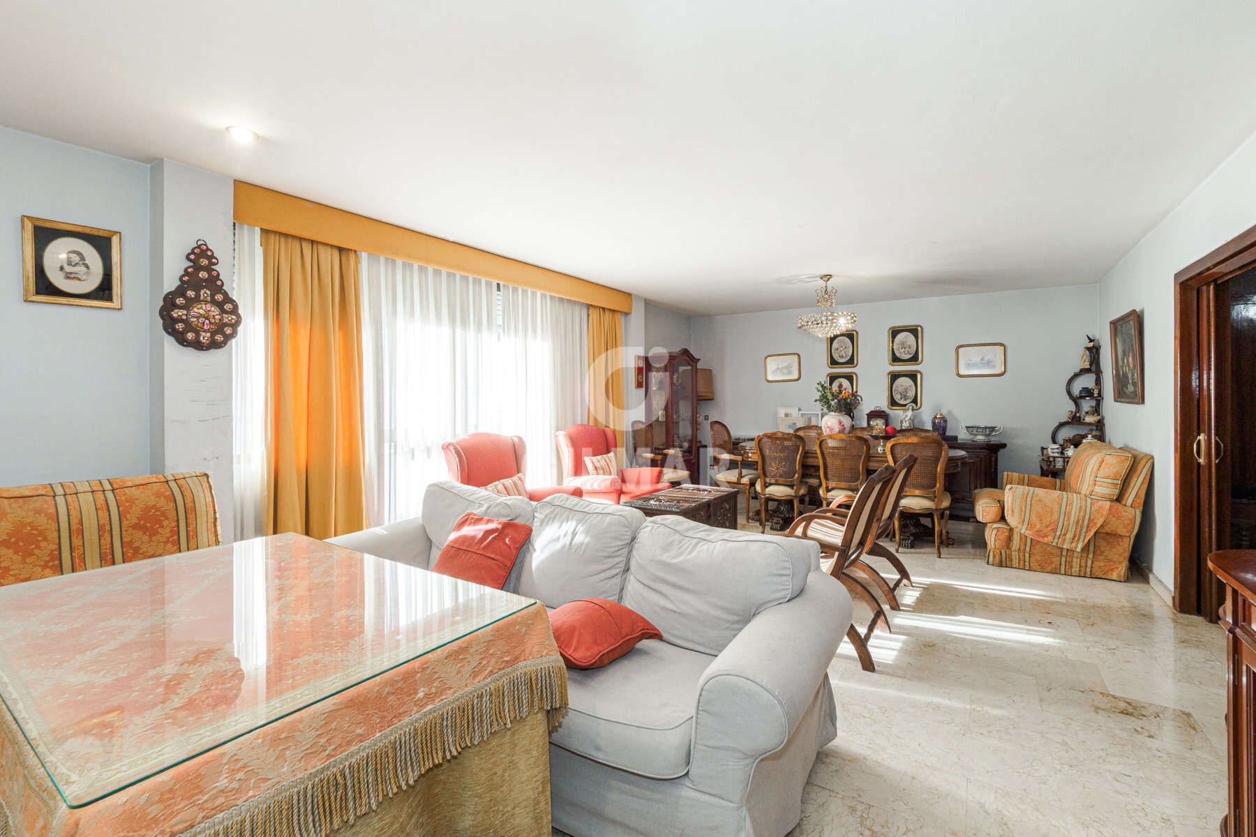 Living room of Flat for sale in  Sevilla Capital  with Heating, Private garden and Storage room