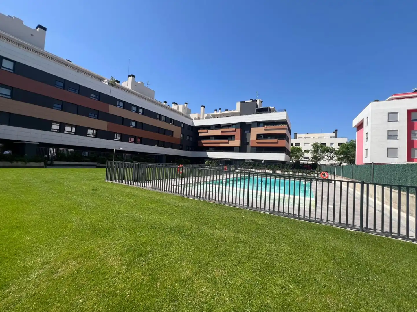 Swimming pool of Flat for sale in Lardero  with Heating, Private garden and Parquet flooring
