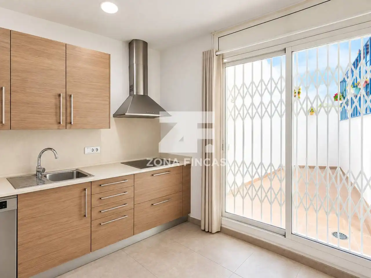 Küche von Wohnung zum Verkauf in Badalona mit Klimaanlage, Heizung und Terrasse
