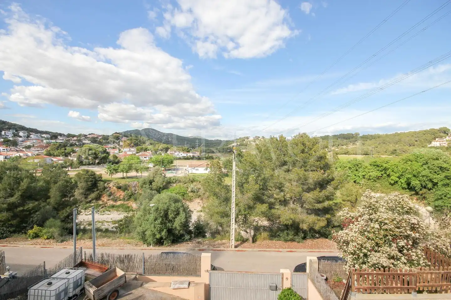 Vista exterior de Casa o xalet en venda en Cubelles amb Calefacció, Jardí privat i Terrassa