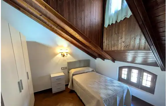 Habitación de Casa o chalet para compartir en Linares con Aire acondicionado, Terraza y Amueblado