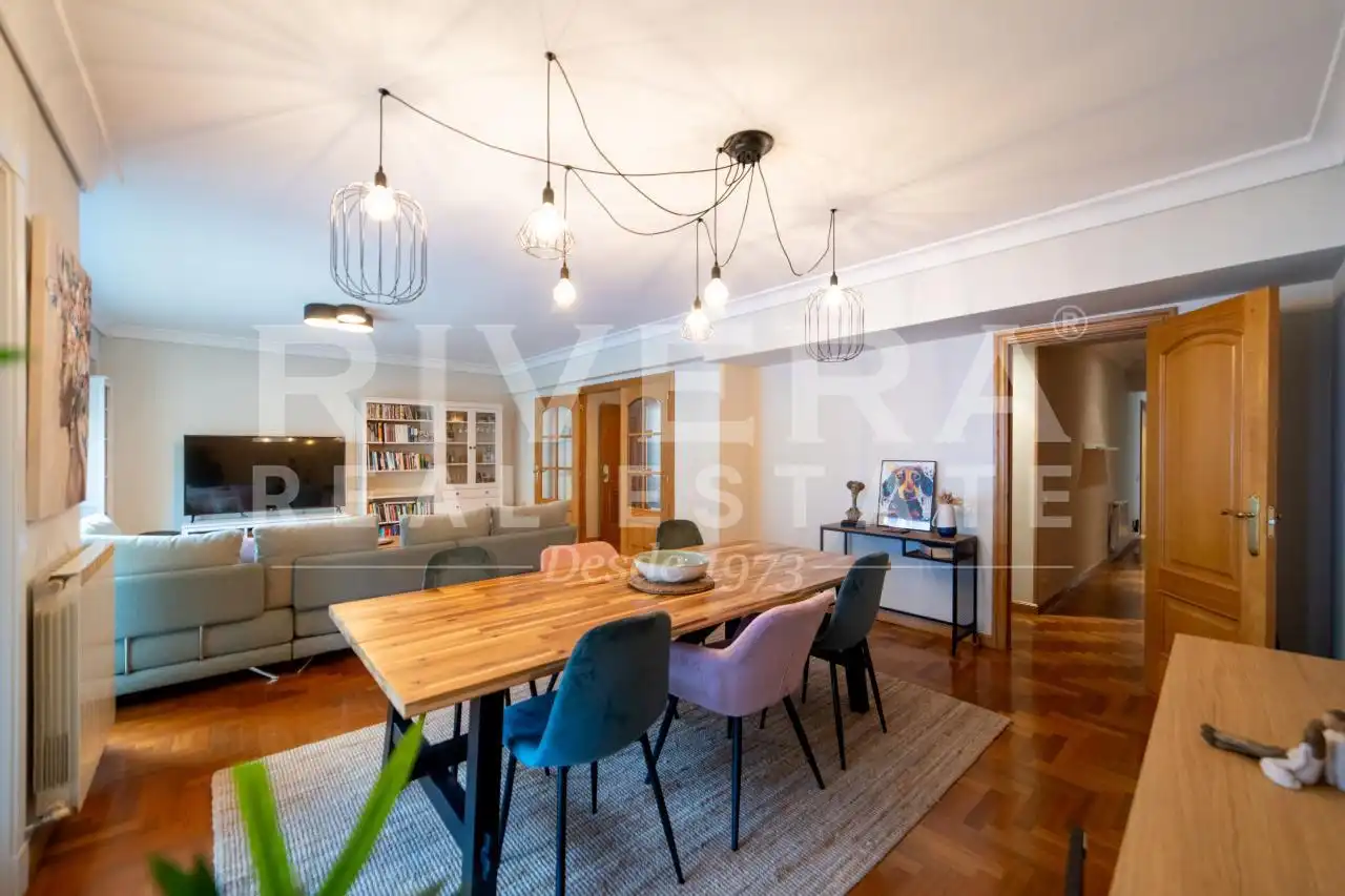 Comedor de Piso en venta en Vigo  con Calefacción, Parquet y Terraza