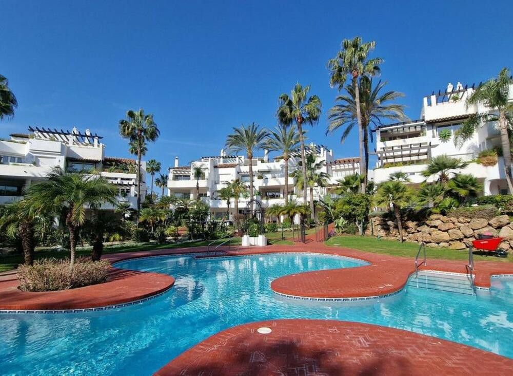 Jardí de Apartament de lloguer en Marbella amb Aire condicionat, Terrassa i Piscina