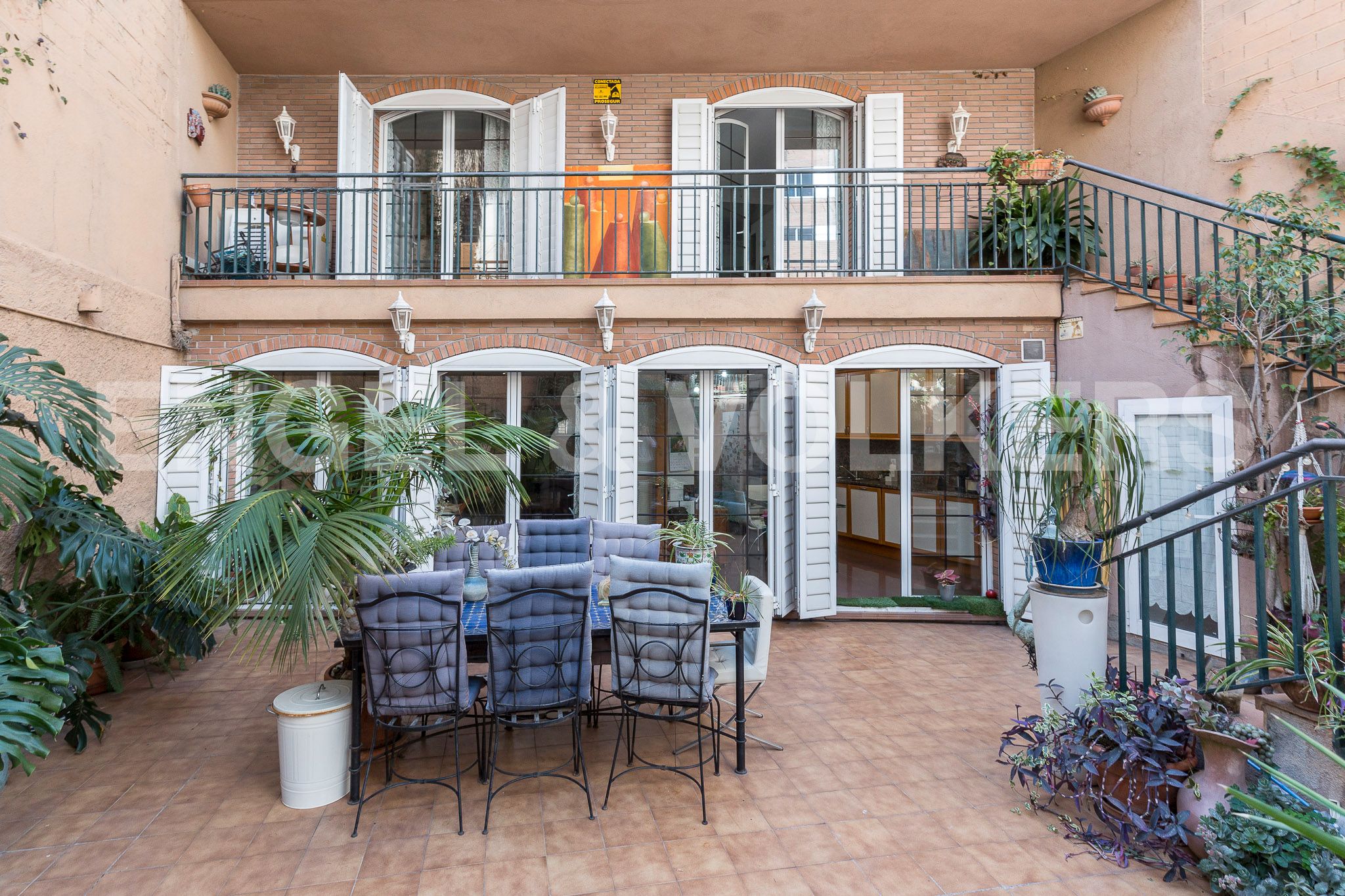 Terrassa de Casa o xalet en venda en  Barcelona Capital amb Calefacció, Jardí privat i Parquet