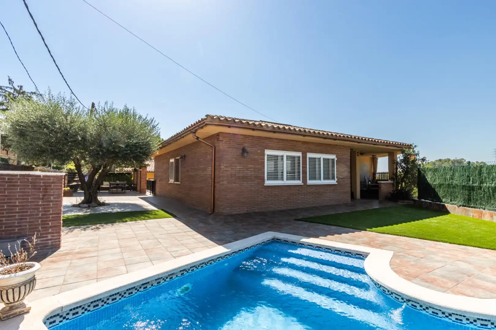 Villa con piscina in vendita a Airesol