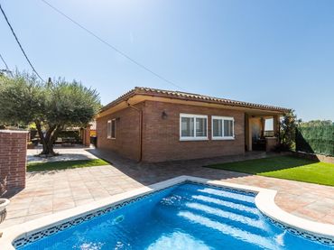 Chalet con piscina en venta en Airesol