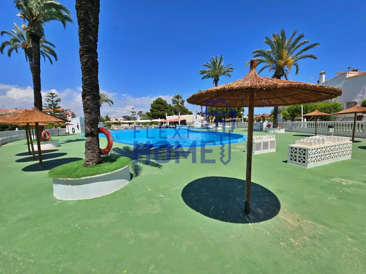 Piscina de Casa adosada en venta en Torrevieja con Calefacción, Jardín privado y Terraza
