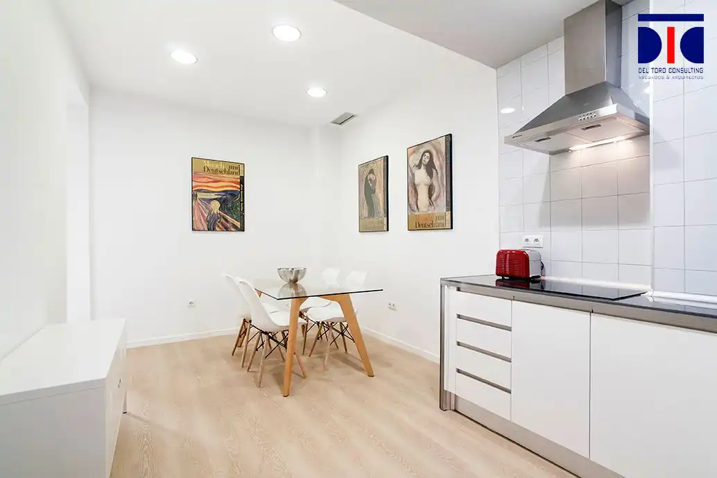 Küche von Wohnung zur Miete in Sevilla mit Klimaanlage, Heizung und Parkett