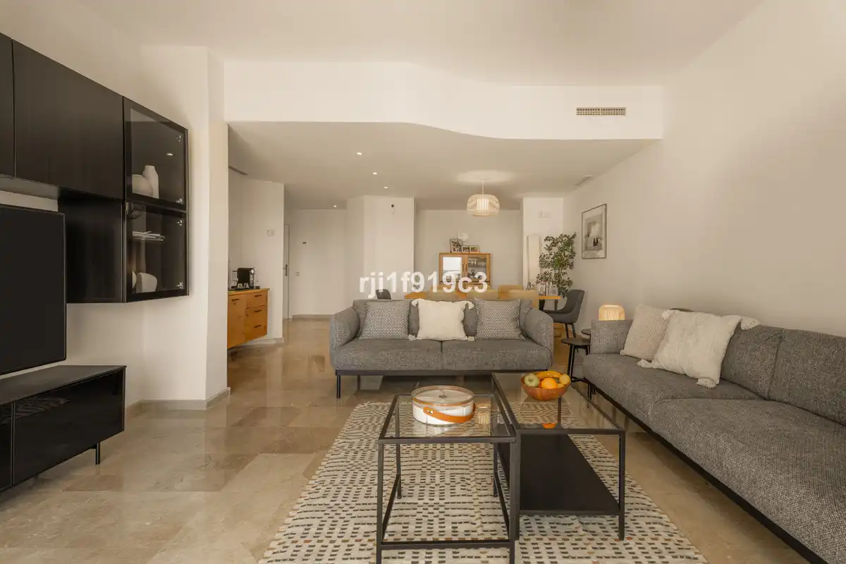 Sala d'estar de Pis en venda en Marbella amb Aire condicionat, Terrassa i Traster