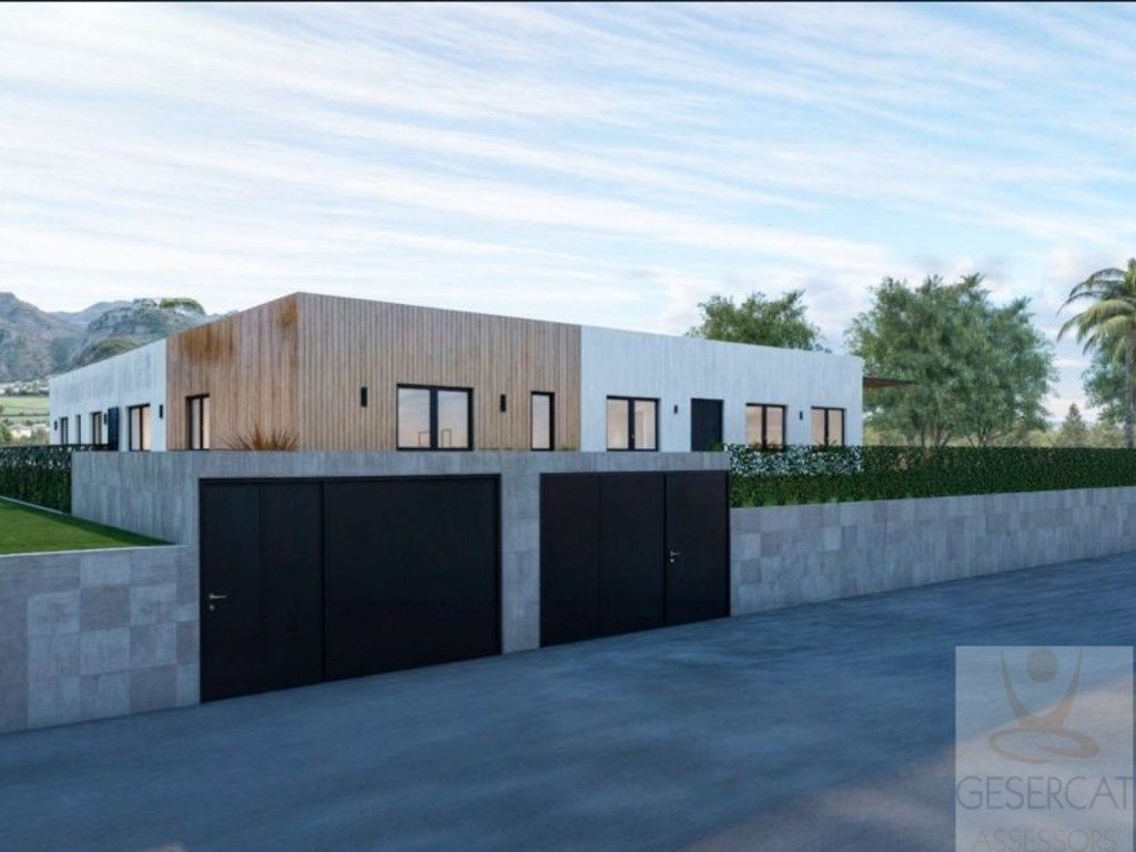 Exterior view of Single-family semi-detached for sale in Santa Oliva  with Private garden