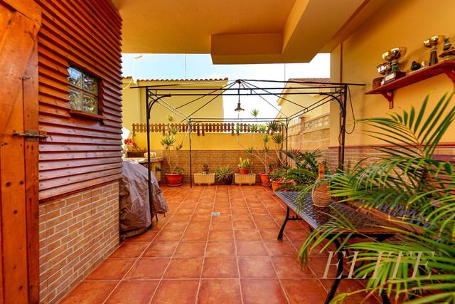 Casa adosada en Venta en Calle LA PAZ, 18 en El Tablero