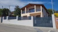 Vista exterior de Casa o xalet en venda en Lliçà d'Amunt amb Calefacció, Terrassa i Balcó