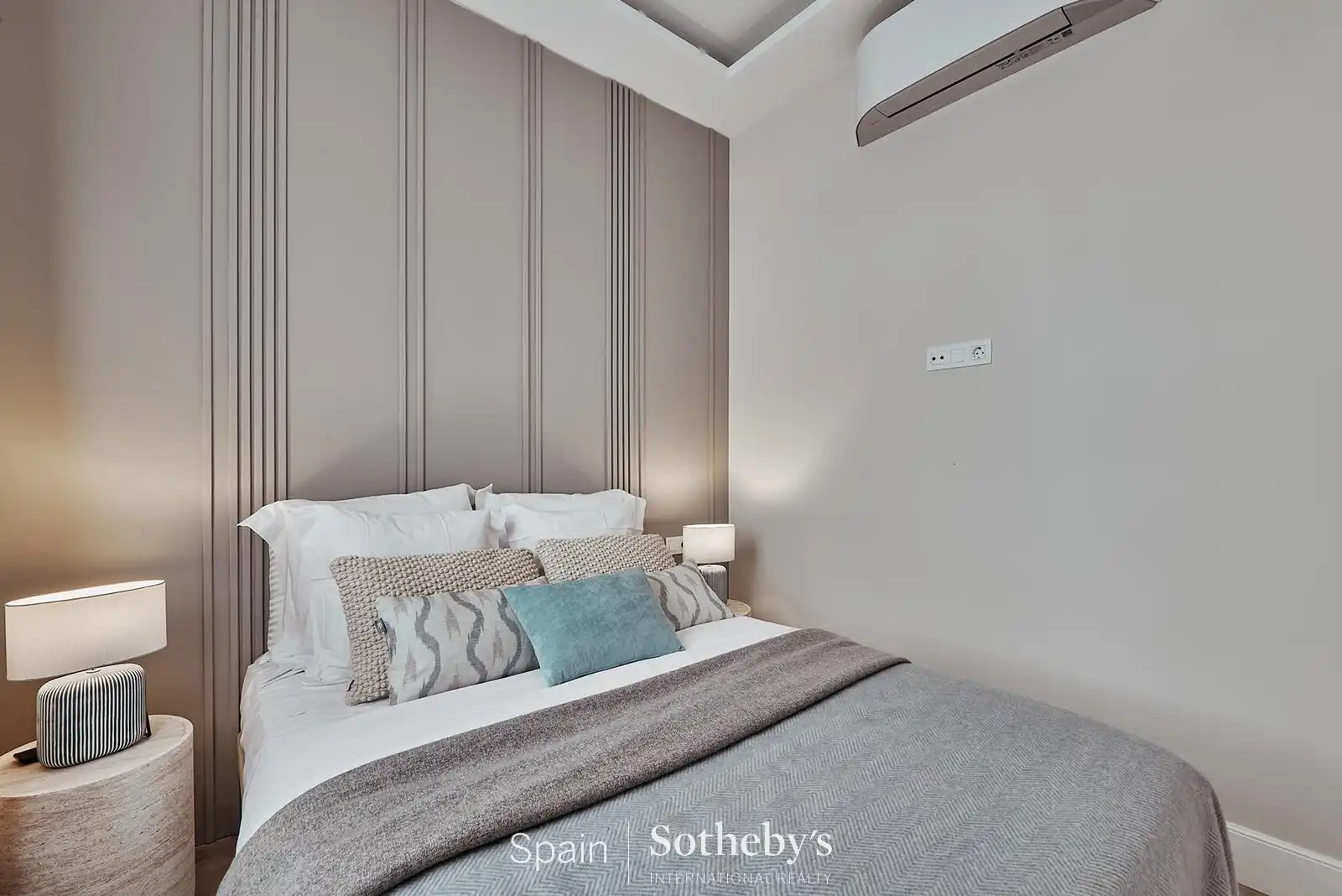 Dormitori de Apartament en venda en Madrid amb Aire condicionat i Calefacció