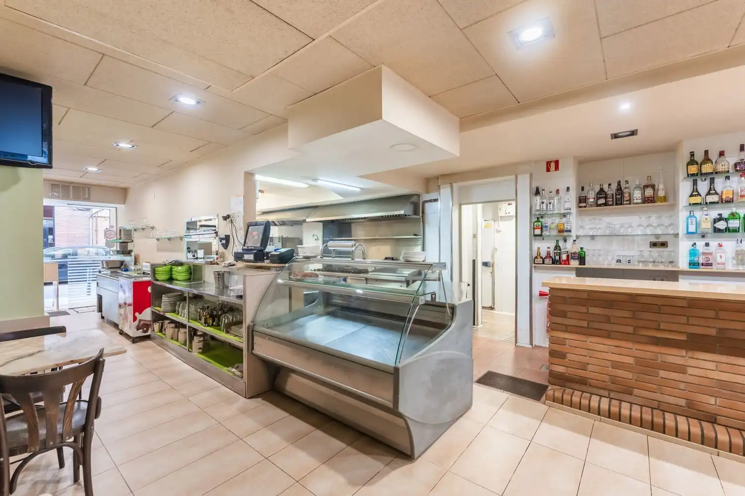 Local en venda en L'Hospitalet de Llobregat amb Aire condicionat